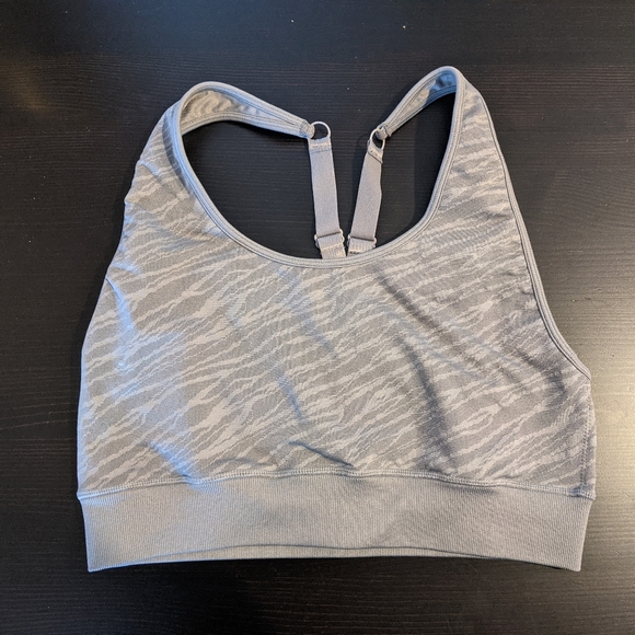 3/$20 🚨 LAST CHANCE 🚨 EUC Fabletics Eliza Seamless Sports Bra - Picture 5 of 8
